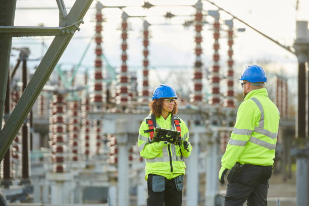 Best Affordable Emergency Electrician  in Monmouth, OR
